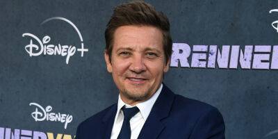 Jeremy Renner Is Pushing Through The Pain While Sharing Recovery Workout - www.justjared.com