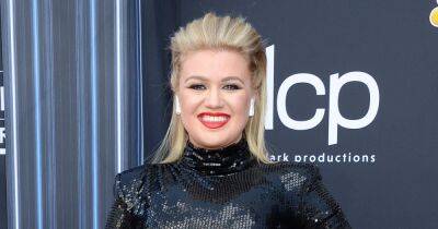 Kelly Clarkson Cut ‘Too Truth-Telling’ Songs From Upcoming Album About Brandon Blackstock Divorce: ‘Definitely Very Honest’ - www.usmagazine.com - USA