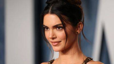 Kendall Jenner Is Not Wearing Nipple Pasties in These Pics - www.glamour.com