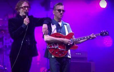 Watch Pulp perform ‘Common People’ with Richard Hawley at Dublin show - www.nme.com - Dublin - city Sheffield