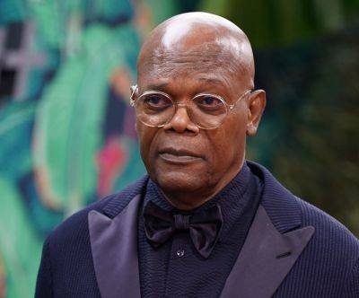 Samuel L. Jackson Sparks Internet Frenzy As He Looks Unimpressed After Losing Tony Award - etcanada.com