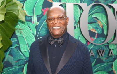 Samuel L. Jackson’s unimpressed reaction to losing Tony award goes viral - www.nme.com