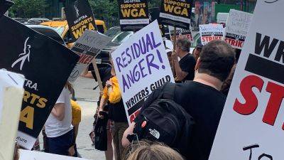 Dispatches From The Picket Lines, Day 42: AFL-CIO Joins Striking Writers In NYC; Connelly-Verse And Comedy On West Coast - deadline.com - New York - Manhattan - county Wells