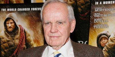 Cormac McCarthy, 'No Country for Old Men' Author, Dies at 89 - www.justjared.com - USA - Washington
