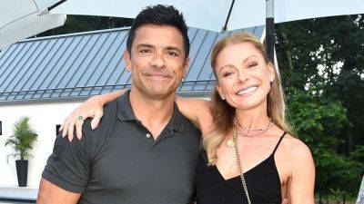 Kelly Ripa Reflects on 27 Years of Marriage With Mark Consuelos, Talks New Podcast (Exclusive) - www.etonline.com
