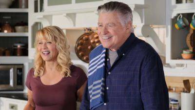 Treat Williams' 'Chesapeake Shores' Co-Star Barbara Niven Emotionally Remembers Him and His Legacy (Exclusive) - www.etonline.com - county Williams