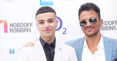 Peter Andre leaves fans asking 'how' and saying 'no way' as he pays gushing tribute to son Junior - www.manchestereveningnews.co.uk