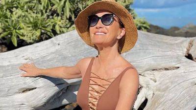 Jane Seymour, 72, takes the plunge in daring one-piece swimsuit during tropical getaway - www.foxnews.com - Britain - Ireland - Costa Rica