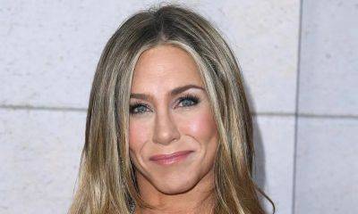 Independent woman! Jennifer Aniston is reportedly ‘fine on her own’ - us.hola.com - New York