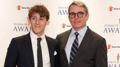 Matthew Broderick Reflects on Being a Dad as He Wins Father of the Year Award (Exclusive) - www.etonline.com - New York