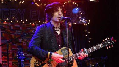 Musician Jesse Malin Paralyzed From Waist Down After Suffering Rare Spinal Stroke - www.etonline.com - New York