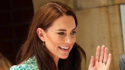 Kate Middleton Switches It Up With a Totally Unexpected Print - www.glamour.com - Centre