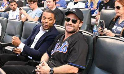 Chris Hemsworth takes a break from work by attending a NY Mets game - us.hola.com - New York