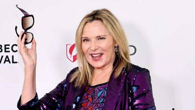 Kim Cattrall Spoke Frankly About Experiencing ‘Late-Blooming Sexuality’ in Her 40s - www.glamour.com - New York