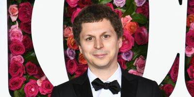 Michael Cera Talks Almost Marrying Aubrey Plaza, Getting Slapped by Rihanna & More in 'Rolling Stone' Interview' - www.justjared.com