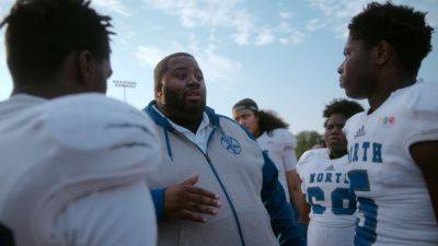 In Peter Berg’s Emmy-Contending ‘Boys In Blue,’ A Minneapolis High School Football Team Takes The Field Post-George Floyd - deadline.com - New York - USA - Texas - Minneapolis - county Charles