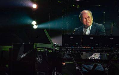 Hans Zimmer proposes to partner on stage at London show - www.nme.com