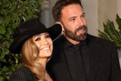 Jennifer Lopez Shares Steamy Shirtless Photo Of Ben Affleck For Father’s Day - etcanada.com - Beverly Hills