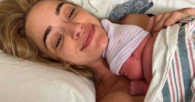 Ginny + Georgia actress Brianne Howey gives birth - www.msn.com - Los Angeles