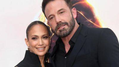 Jennifer Lopez Debuts Dramatic Summer Bangs, Thirsts Over ‘Daddy’ Ben Affleck's Abs - www.glamour.com