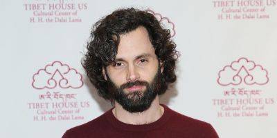 Penn Badgley Recalls Conversation About Eliminating His Sex Scenes in 'You,' Reveals How It Went - www.justjared.com