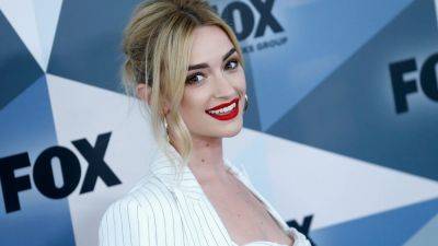 'Ginny & Georgia' Star Brianne Howey Gives Birth to First Child -- See the Sweet Photo - www.etonline.com - Miami - California - Florida - county Miller