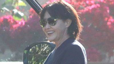 Shannen Doherty Smiles as She Steps Out for Dinner With Mom Amid Brain Cancer Battle - www.etonline.com - California