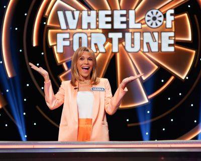 Vanna White Hires ‘Aggressive’ Attorney To Secure Big ‘Wheel Of Fortune’ Raise After Pat Sajak Retirement: Report - etcanada.com