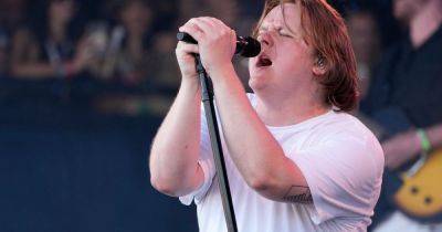 Lewis Capaldi praised by mum of teen with Tourette's after 'powerful' performance - www.dailyrecord.co.uk