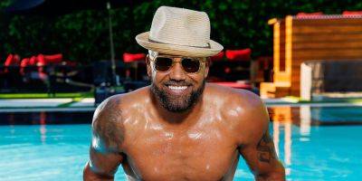 Shemar Moore Goes Shirtless for a 'Thirst Traps' Pool Party! - www.justjared.com - Los Angeles