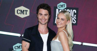 Kelsea Ballerini Runs Off Stage Mid-Concert to Make Out With Chase Stokes While Singing Song About Morgan Evans Divorce: Watch - www.usmagazine.com - Nashville - Seattle