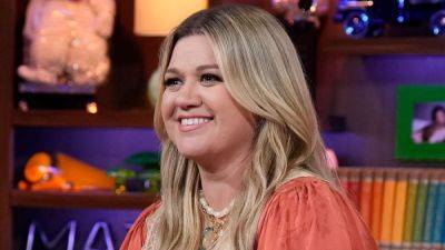 Kelly Clarkson On Being Led To Believe She Was Writing ‘Since U Been Gone’: “I Looked Like A Fool” - deadline.com - Sweden