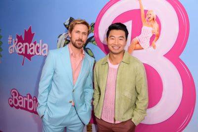 Simu Liu And Ryan Gosling Joke About The Canadian Press Line Being ‘Too Polite’ At ‘Barbie’ Pink Carpet In Toronto - etcanada.com - county Canadian