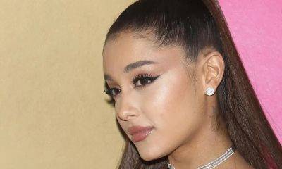 Ariana Grande pokes fun at her once-signature beauty look - us.hola.com