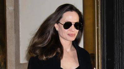 Angelina Jolie Is Revisiting Her '90s Blonde Era - www.glamour.com