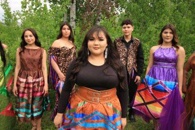 ‘Ribbon Skirts Every Day’: The Importance And Power Behind The Indigenous Garment - etcanada.com - city Milwaukee