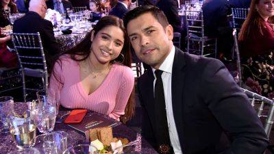 Mark Consuelos Says Daughter Lola Warned Him to 'Watch Yourself' While Talking About This Topic on 'Live' - www.etonline.com - city Sandoval