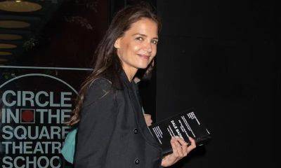 Katie Holmes wore an elegant all-black look for the Theatre World Awards - us.hola.com - New York