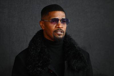 Jamie Foxx Reps Shut Down ‘Completely Inaccurate’ Rumours Illness Was Caused By COVID-19 Vaccine - etcanada.com - Chicago