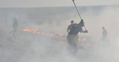Dramatic scenes as crews battle huge blaze on Marsden Moor - www.manchestereveningnews.co.uk - Manchester