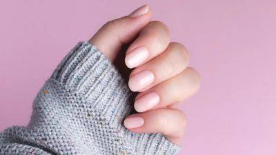 BIAB Nails Are the New, Longer-Lasting Alternative to Gel and Shellac - www.glamour.com - Poland - Beyond