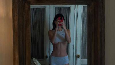 Kendall Jenner Introduces Bedtime Underboob - www.glamour.com