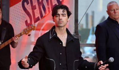 Joe Jonas Tells a Story He's Never Shared Before & It Involves Pooping on Stage - www.justjared.com