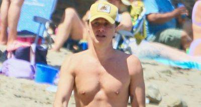 Zach Braff Goes Shirtless for Day at the Beach with His Dog - www.justjared.com - Los Angeles - Los Angeles