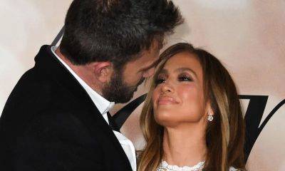 Jennifer Lopez and Ben Affleck celebrate their one-year anniversary sorrounded by their kids - us.hola.com - Los Angeles