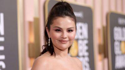 Selena Gomez Shares Emotional Throwback Video Writing and Singing 'Lose You to Love Me,' Turns Comments Off - www.etonline.com - county Love