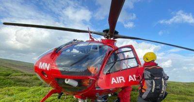 Walker airlifted to hospital after fracturing ankle at beauty spot - www.manchestereveningnews.co.uk