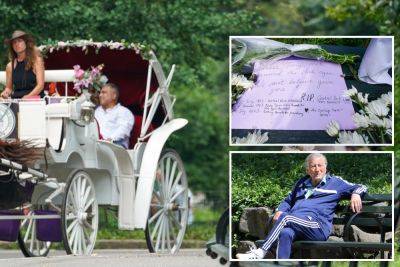 NYC carriage drivers leave touching note on Tony Bennett’s Central Park bench: ‘Once around the park again’ - nypost.com - New York