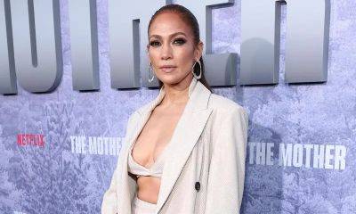 Jennifer Lopez celebrates her 54th birthday by posing in lingerie - us.hola.com