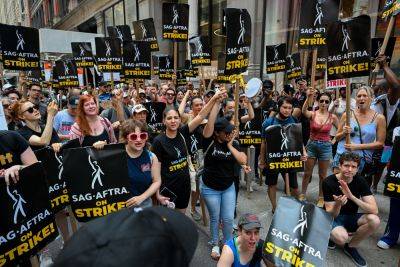 SAG-AFTRA To Hold Massive, Star-Studded Rally In Times Square On Tuesday Morning - deadline.com - New York - New York - Ireland - New York - county Bryan